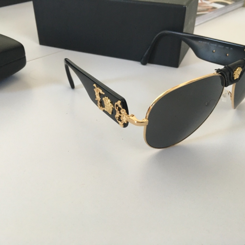 Versace VE2207Q Circular  Baroque Sunglasses - Picture 7 of 10